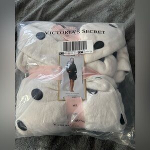 Victoria's Secret White with Black Polka Dot Plush Robe